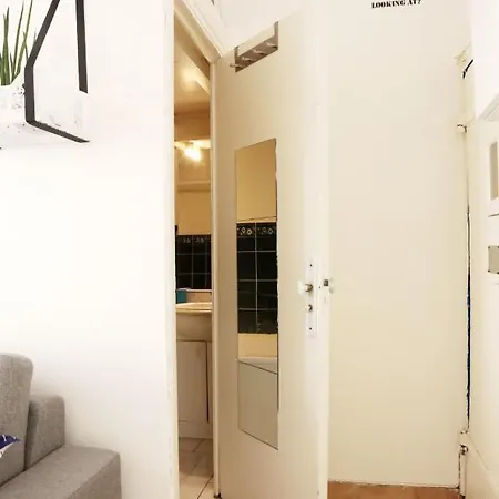 Daire Sumptuous Near Republic Paris